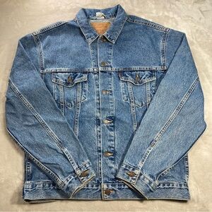 Vintage Levi's Relaxed Trucker Jean Denim Jacket USA Flag  Men's Sz L 70507-0389